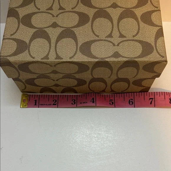 Coach Box - Picture 8 of 8